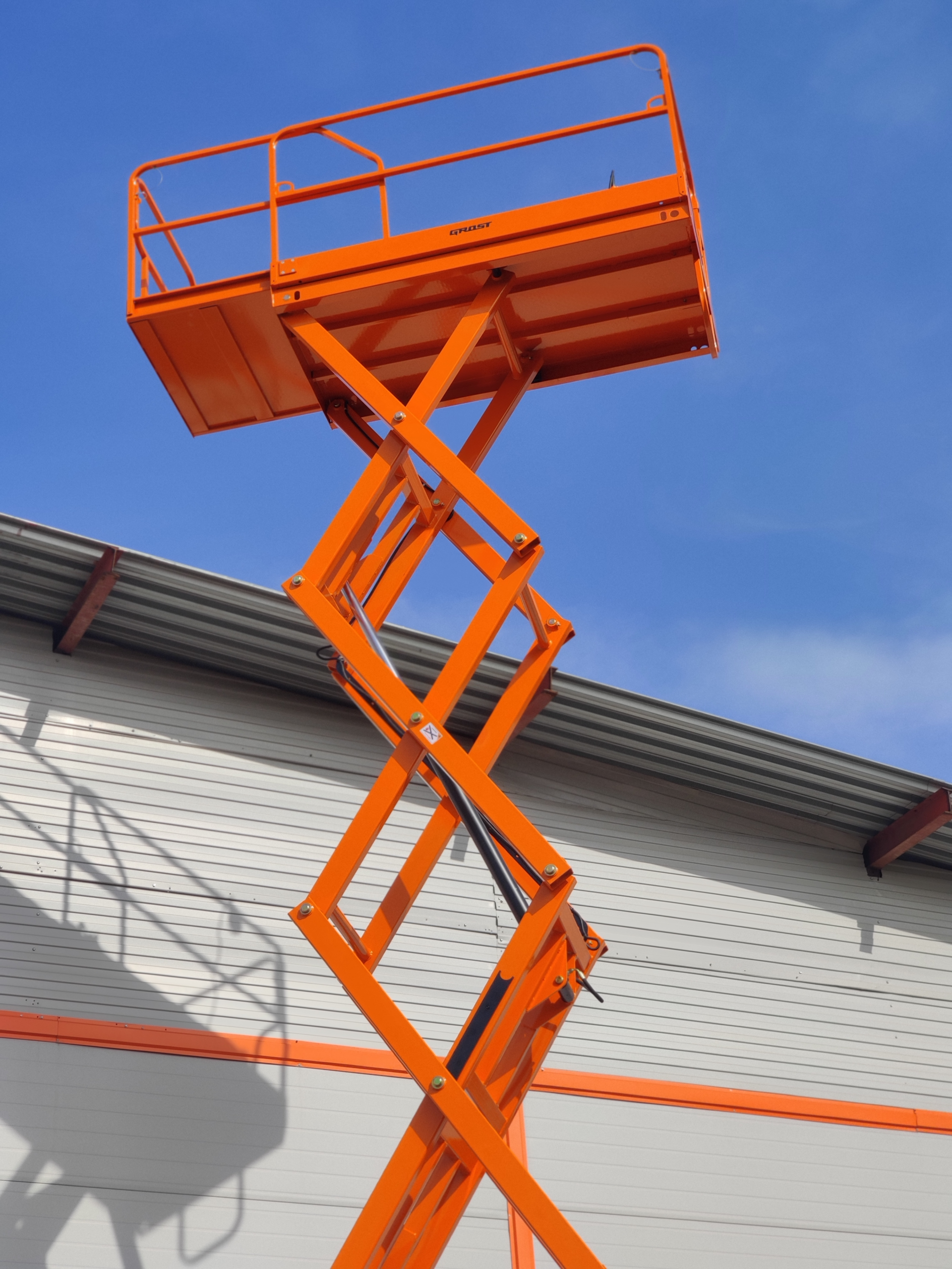 Ножничный подъёмник GROST Tower 500-9 АС 220 (11м)