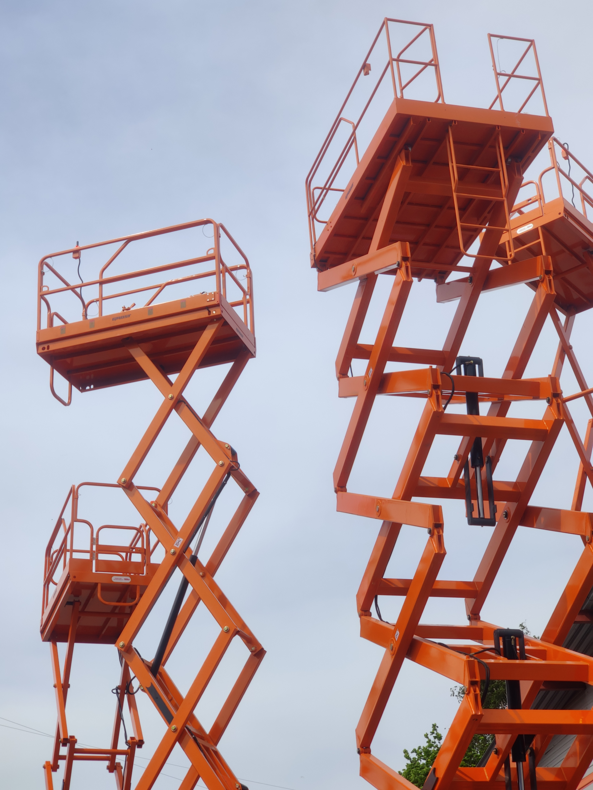 Ножничный подъёмник GROST Tower 500-9 DC (11метров)