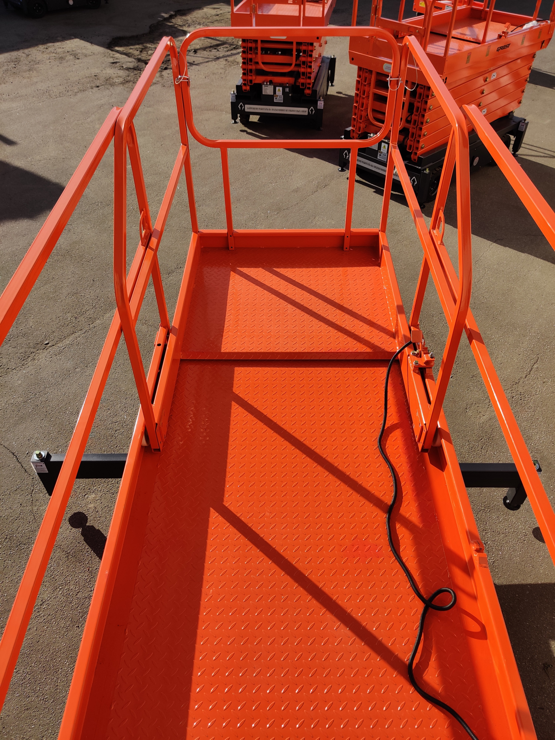 Ножничный подъёмник GROST Tower Drive 500-7 (9м)