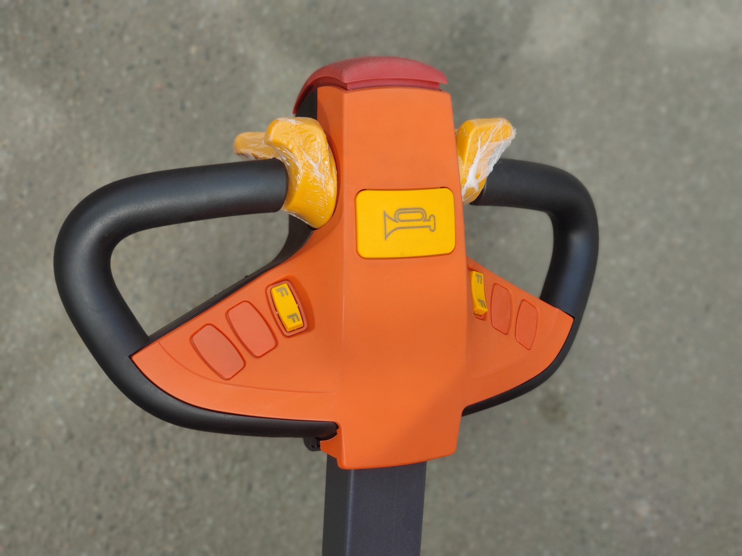 Ножничный подъёмник GROST Tower Drive 300-12.85 (14,85)